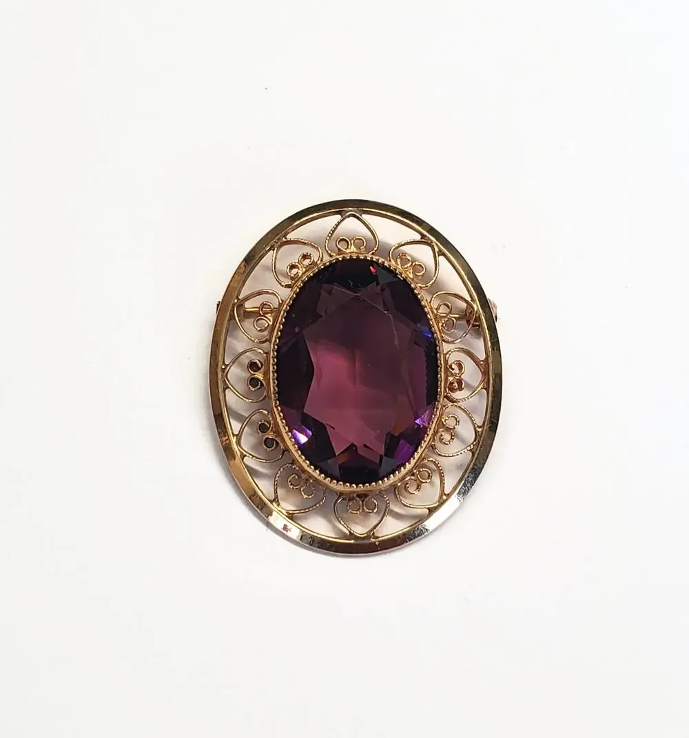 Vintage Catamore 1/20 12K G.F.  Purple Amethyst Glass Gold-filled Filgree Brooch